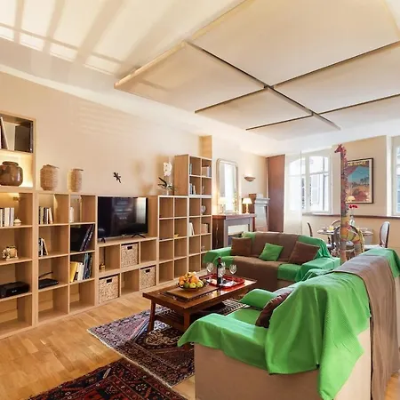 - Cathedrale & Halles - Centre Apartment *