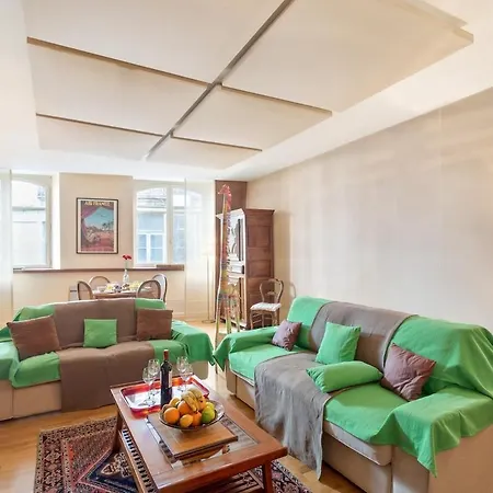 - Cathedrale & Halles - Centre Apartment *